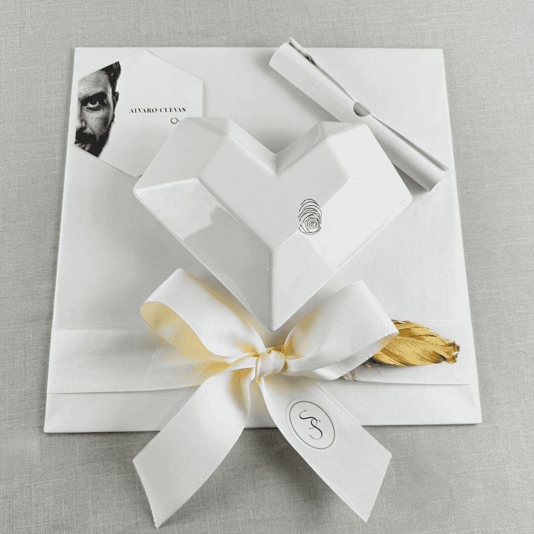 HEART SCULPTURE BY ÁLVARO CUEVAS - Image 2