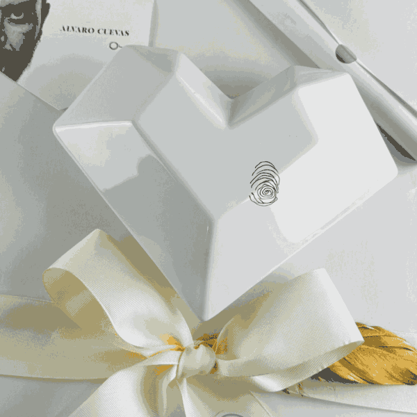 HEART SCULPTURE BY ÁLVARO CUEVAS - Image 4