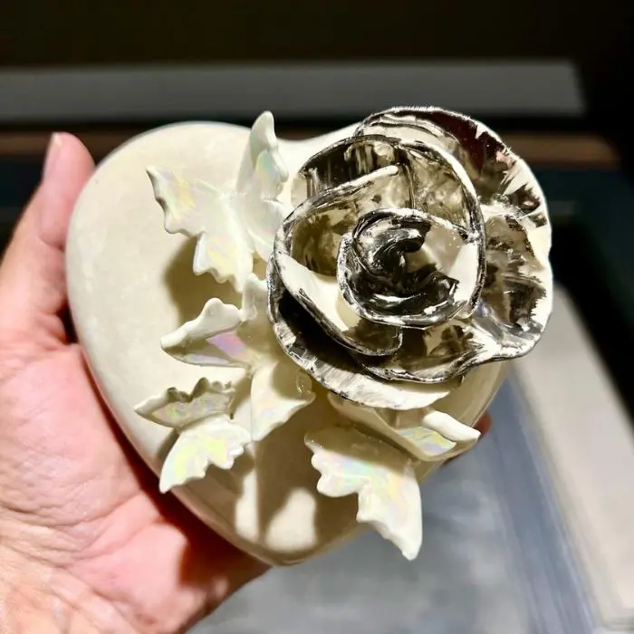 ARTISANAL CERAMIC HEART - Image 3