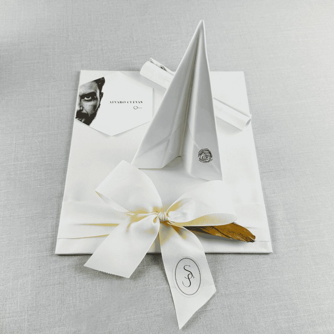 AIRPLANE, ÁLVARO CUEVAS - Image 4